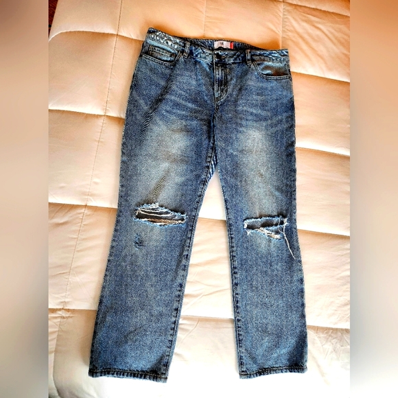 Cabi Distressed bf Jeans size 14 - Picture 1 of 4